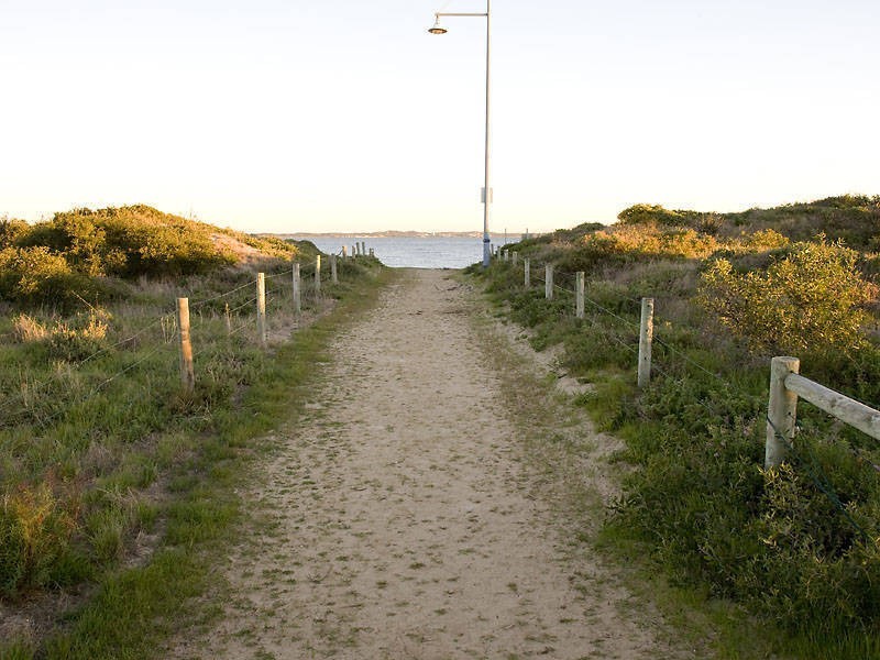 2/101 Rockingham Beach Road, Rockingham WA 6168