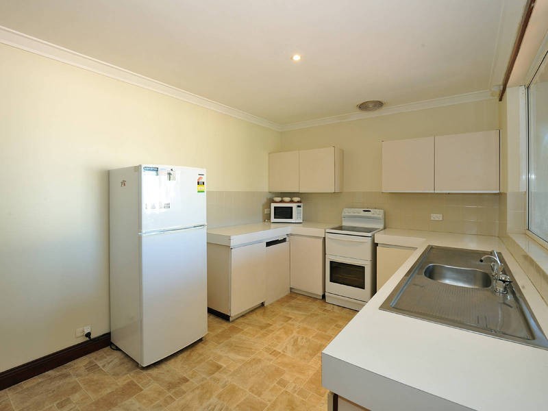 11 Ricketts Court, Rockingham WA 6168