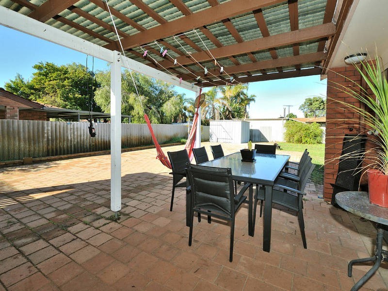 11 Ricketts Court, Rockingham WA 6168