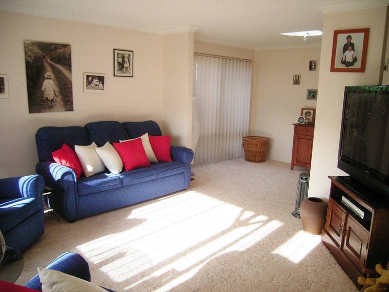 16 Darwin Place, Warnbro WA 6169
