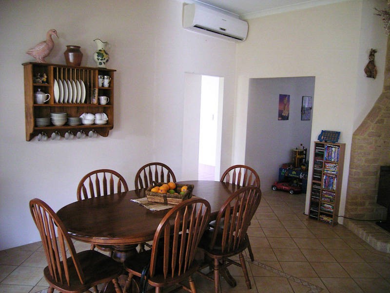 16 Darwin Place, Warnbro WA 6169