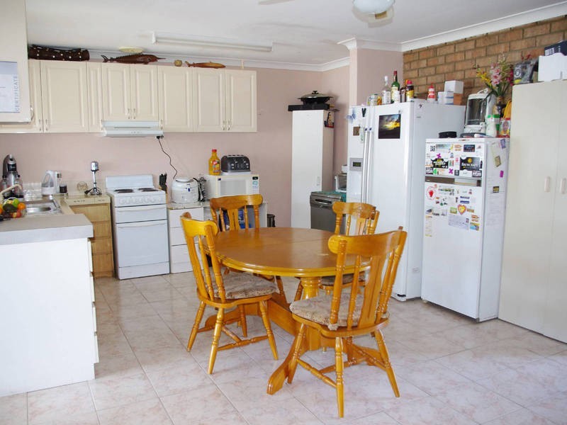 36 Kemmish Avenue, Parmelia WA 6167