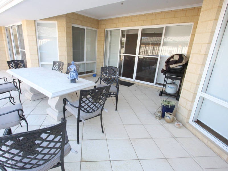 11 Morfontaine Parade, Port Kennedy WA 6172