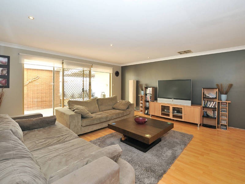 2 Harley Close, Safety Bay WA 6169