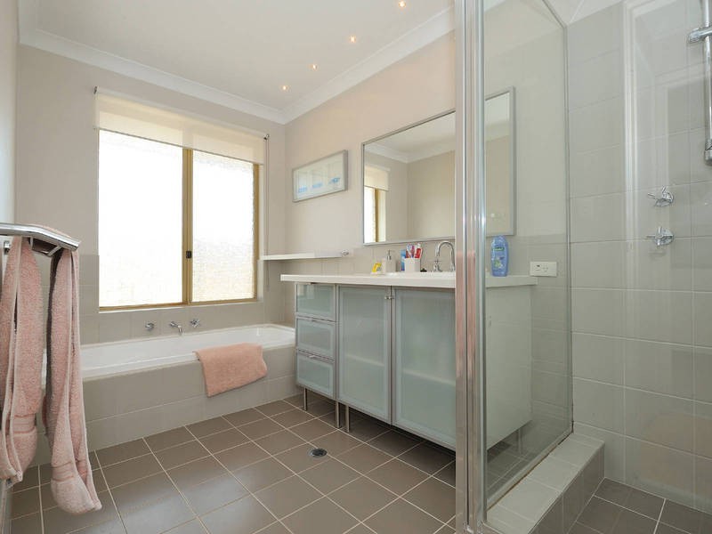 2 Harley Close, Safety Bay WA 6169