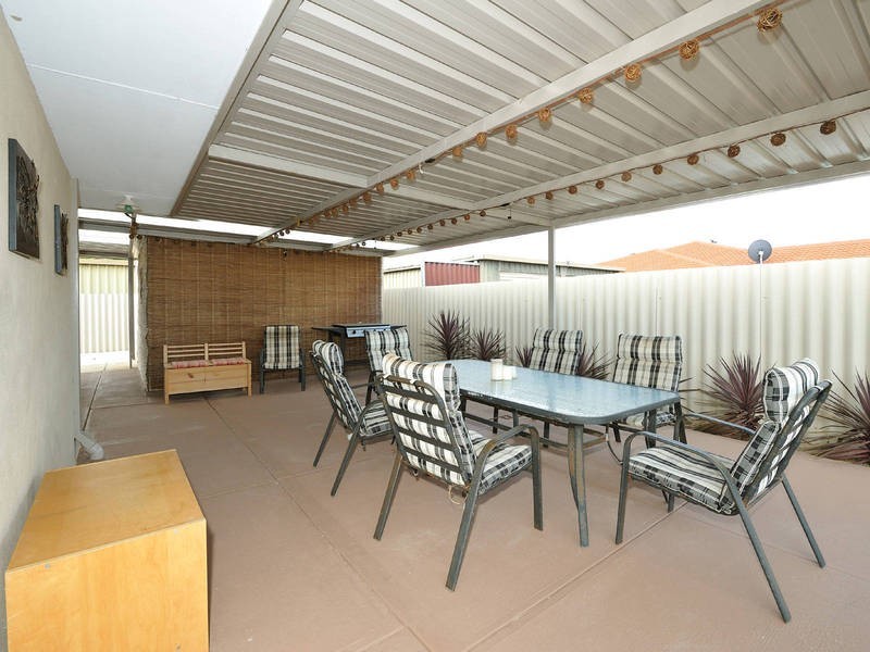 2 Harley Close, Safety Bay WA 6169