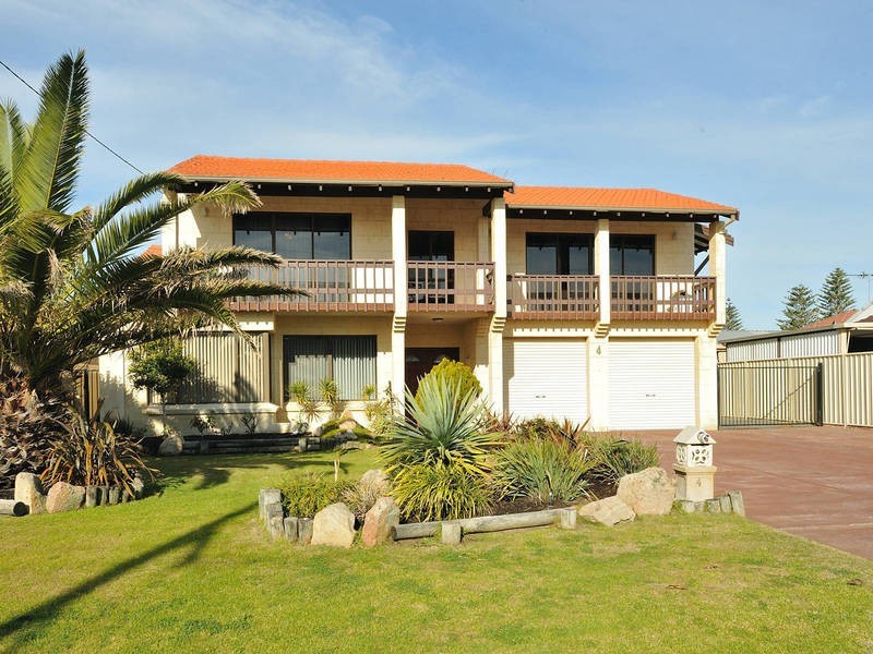 4 Ernest Street, Safety Bay WA 6169