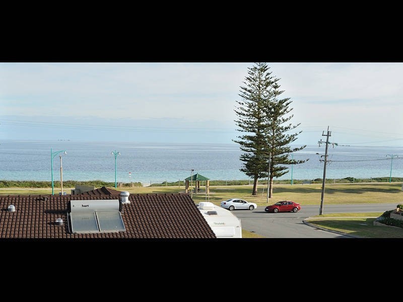 4 Ernest Street, Safety Bay WA 6169