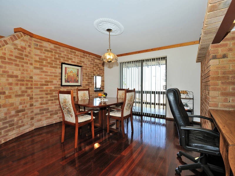 4 Ernest Street, Safety Bay WA 6169