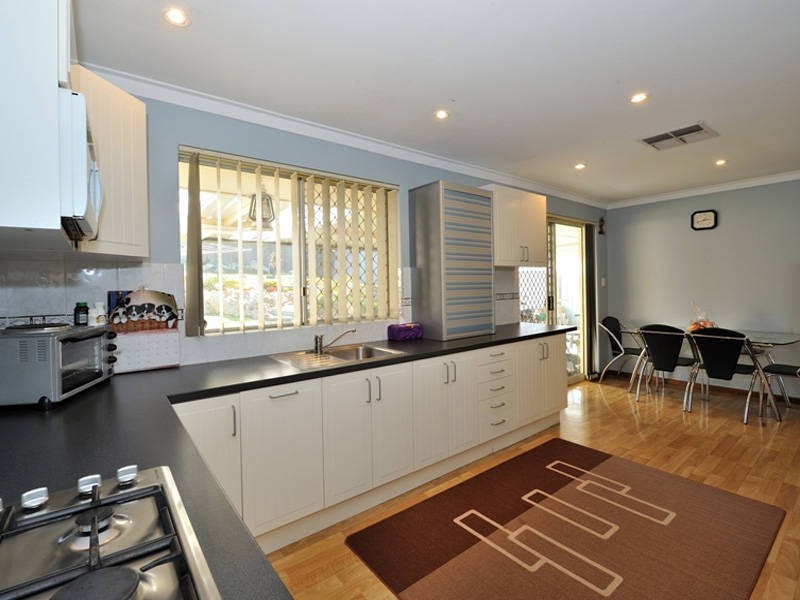 9 McKean Way, Parmelia WA 6167