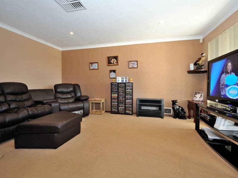 9 McKean Way, Parmelia WA 6167