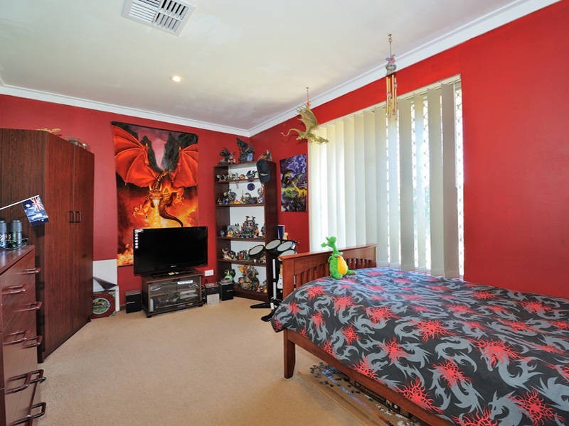 9 McKean Way, Parmelia WA 6167