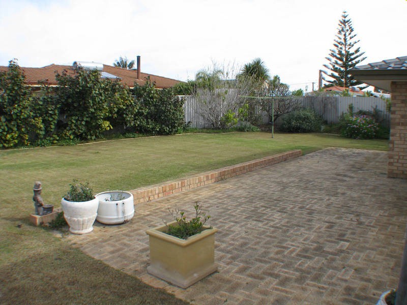 100 Donald Drive, Safety Bay WA 6169