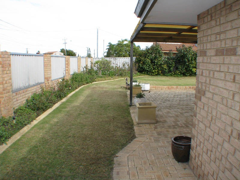 100 Donald Drive, Safety Bay WA 6169