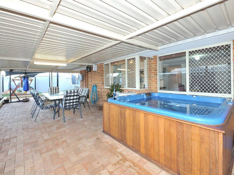 11 Inaja Mews, Warnbro WA 6169