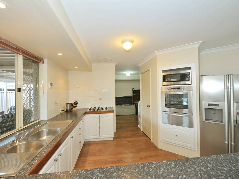 11 Inaja Mews, Warnbro WA 6169