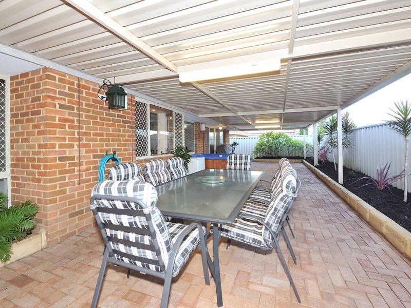 11 Inaja Mews, Warnbro WA 6169