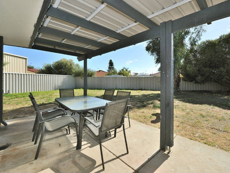 25 Serenoa Court, Warnbro WA 6169