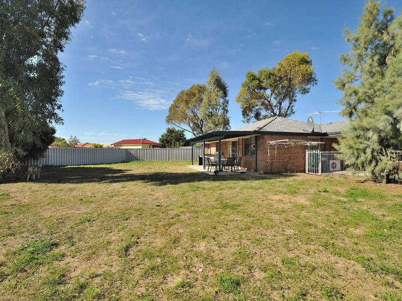 25 Serenoa Court, Warnbro WA 6169