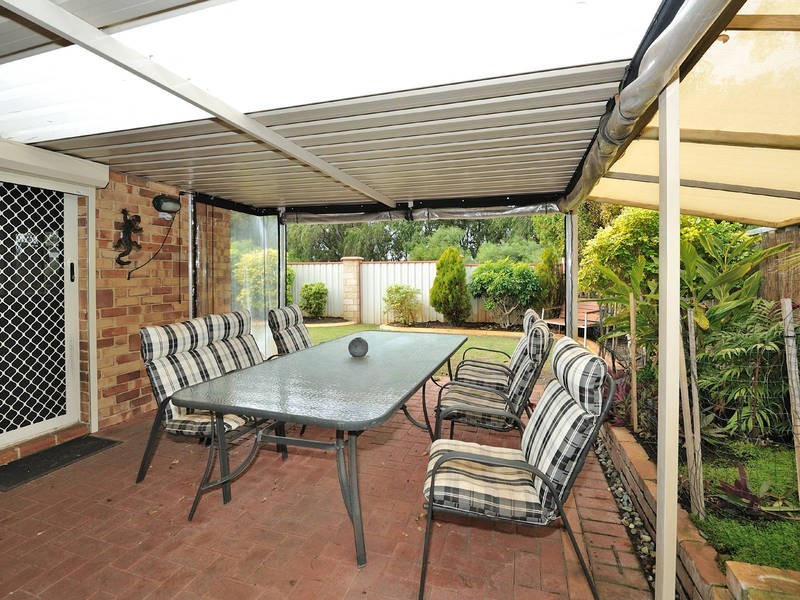 32 Rothesay Court, Cooloongup WA 6168