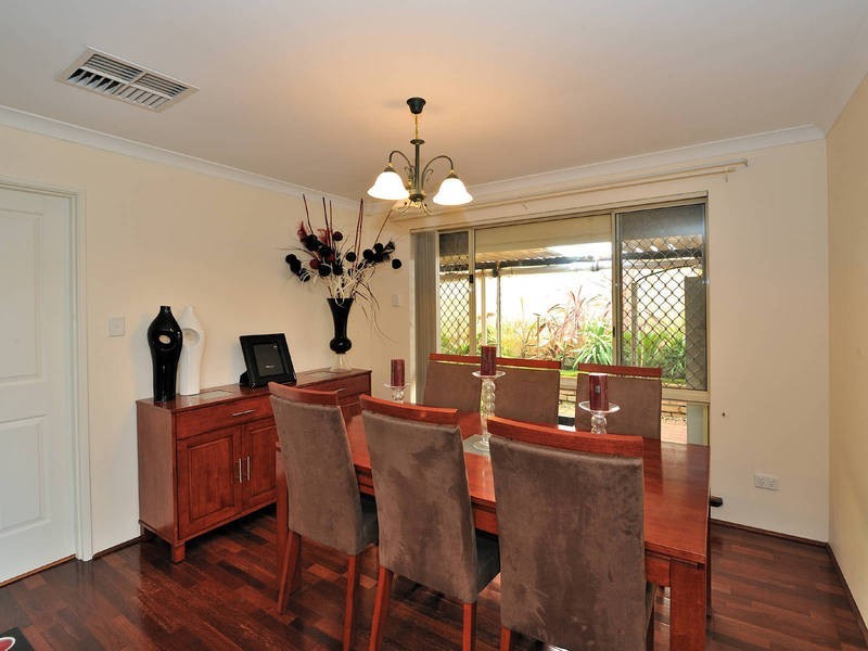 32 Rothesay Court, Cooloongup WA 6168