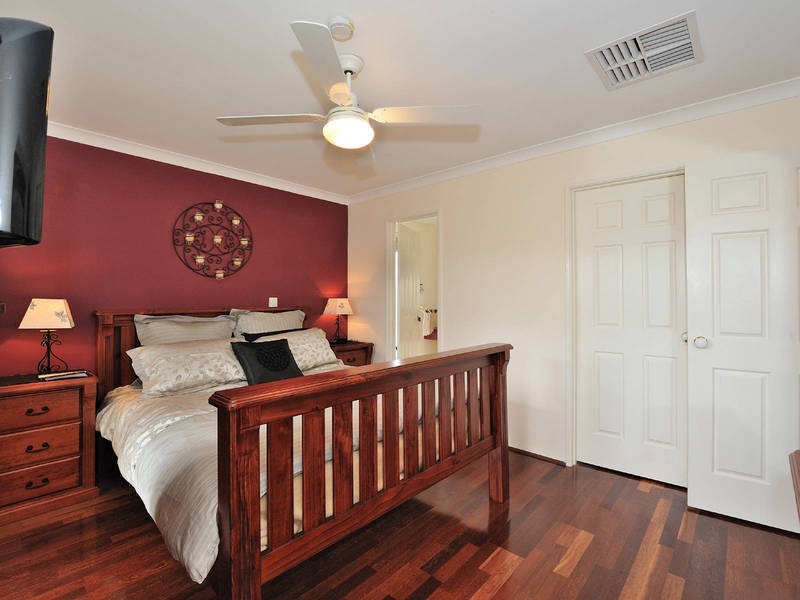 32 Rothesay Court, Cooloongup WA 6168