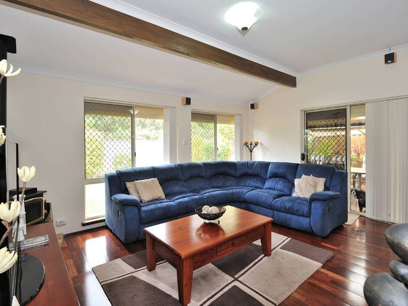 32 Rothesay Court, Cooloongup WA 6168