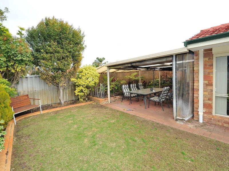 32 Rothesay Court, Cooloongup WA 6168