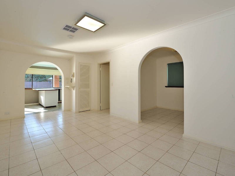 9 Mariano Court, Rockingham WA 6168