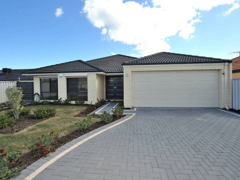 100 Hawker Street, Shoalwater WA 6169