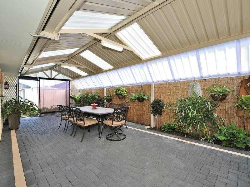 100 Hawker Street, Shoalwater WA 6169