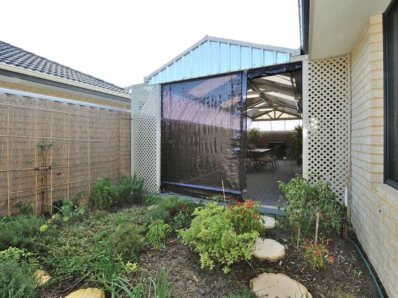 100 Hawker Street, Shoalwater WA 6169