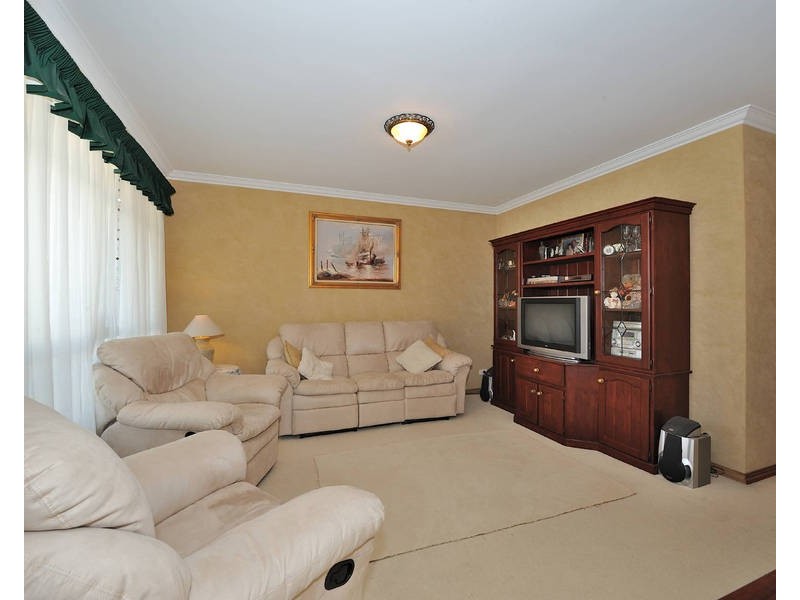 9 Daley Court, Rockingham WA 6168