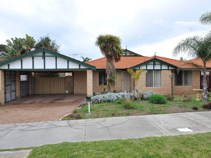 43 Oakwood Crescent, Waikiki WA 6169