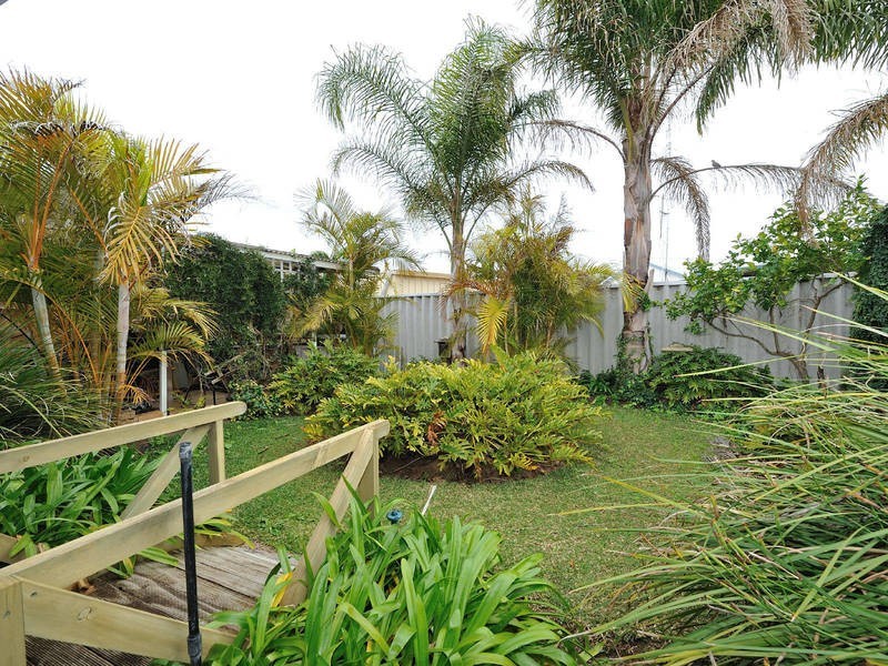 43 Oakwood Crescent, Waikiki WA 6169