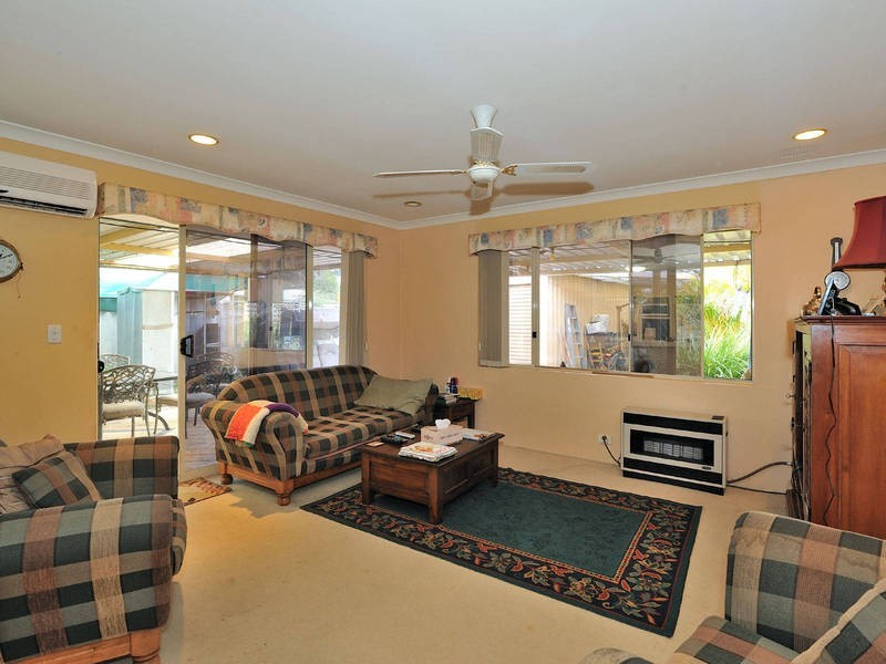 43 Oakwood Crescent, Waikiki WA 6169