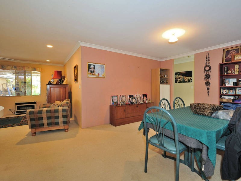 43 Oakwood Crescent, Waikiki WA 6169