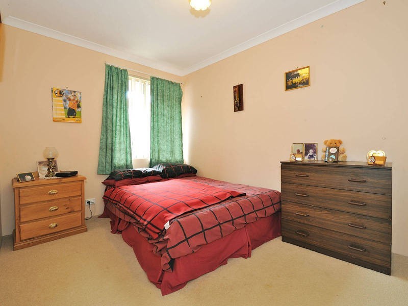 43 Oakwood Crescent, Waikiki WA 6169