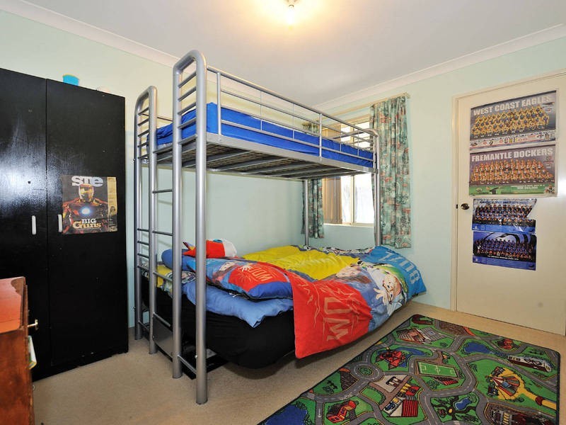 43 Oakwood Crescent, Waikiki WA 6169