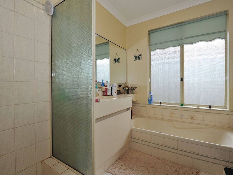 43 Oakwood Crescent, Waikiki WA 6169