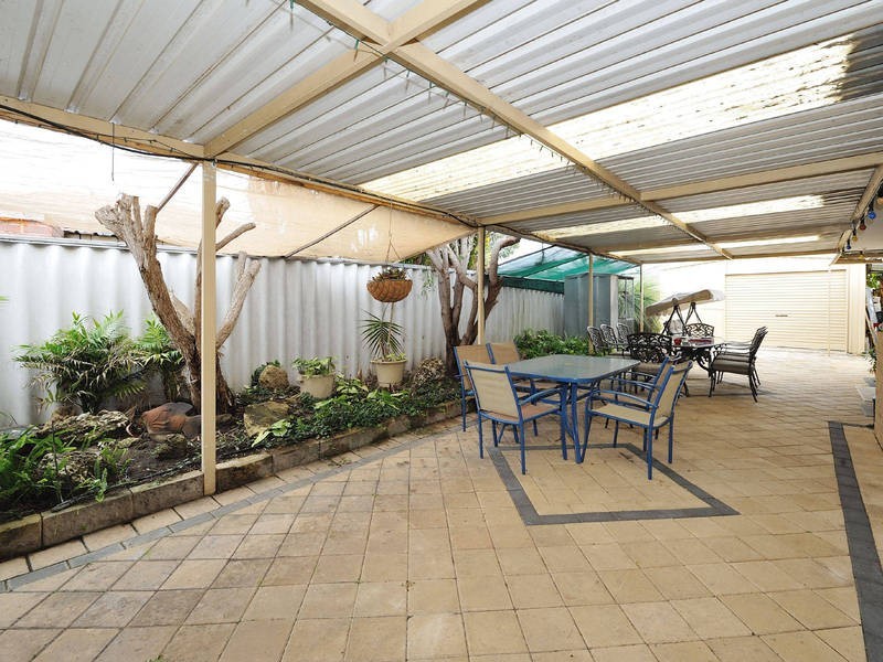 43 Oakwood Crescent, Waikiki WA 6169