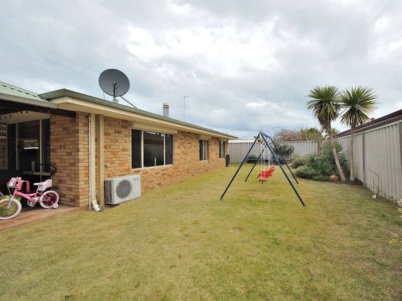 10 St Laurent Mews, Port Kennedy WA 6172
