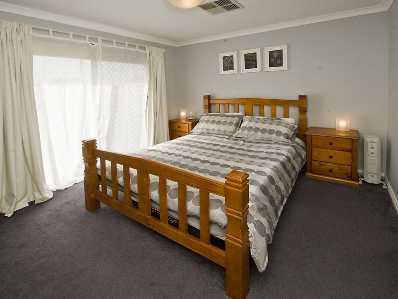 4 Narbonne Gardens, Port Kennedy WA 6172