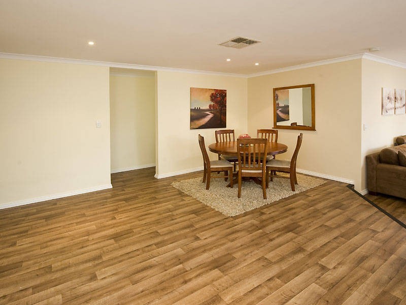 4 Narbonne Gardens, Port Kennedy WA 6172