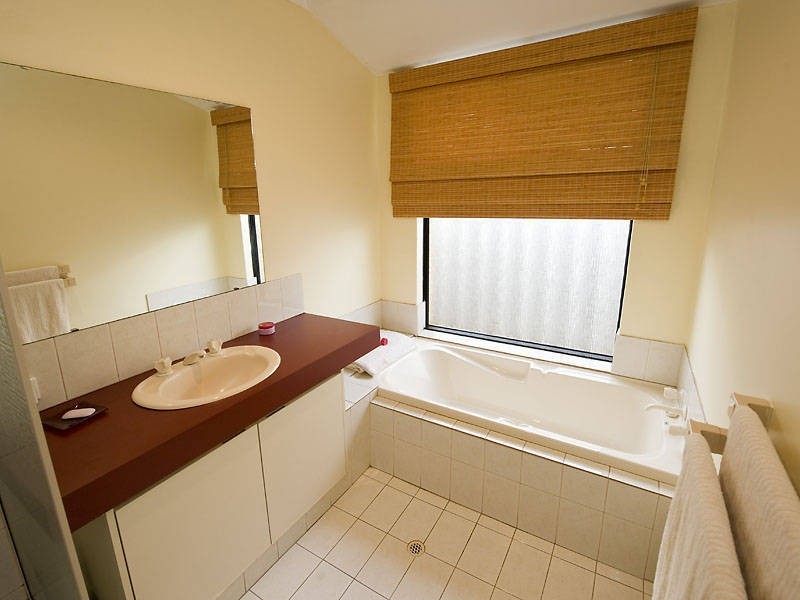 4 Narbonne Gardens, Port Kennedy WA 6172