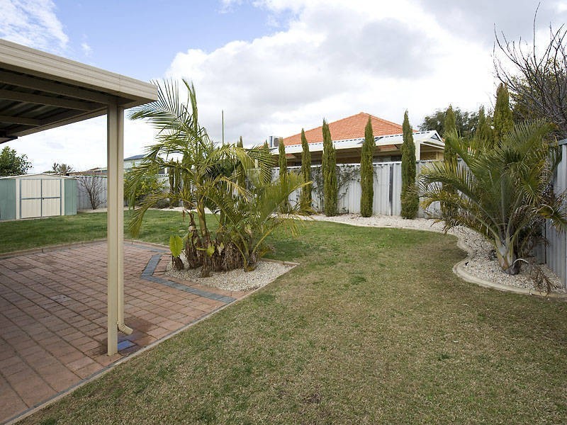 4 Narbonne Gardens, Port Kennedy WA 6172