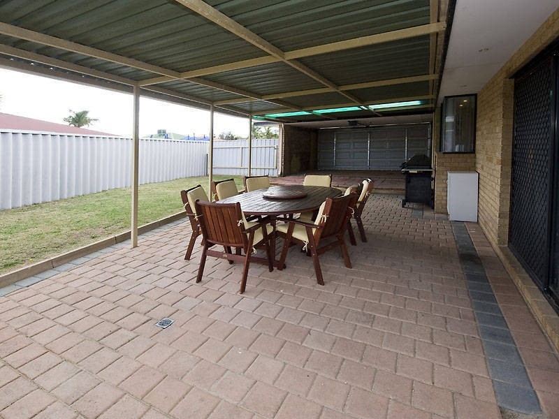 4 Narbonne Gardens, Port Kennedy WA 6172