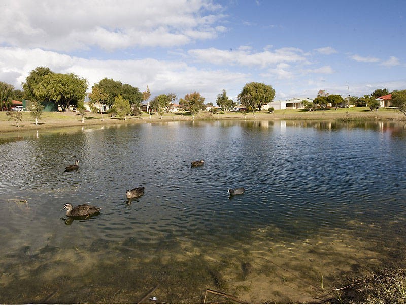 4 Narbonne Gardens, Port Kennedy WA 6172