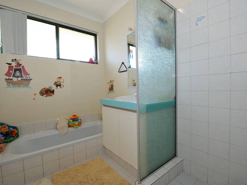 12 Grace Court, Cooloongup WA 6168