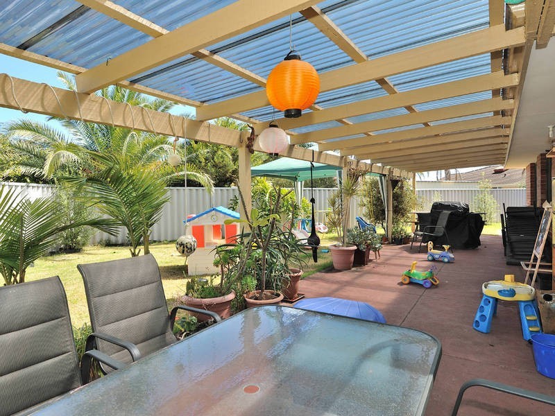 12 Grace Court, Cooloongup WA 6168